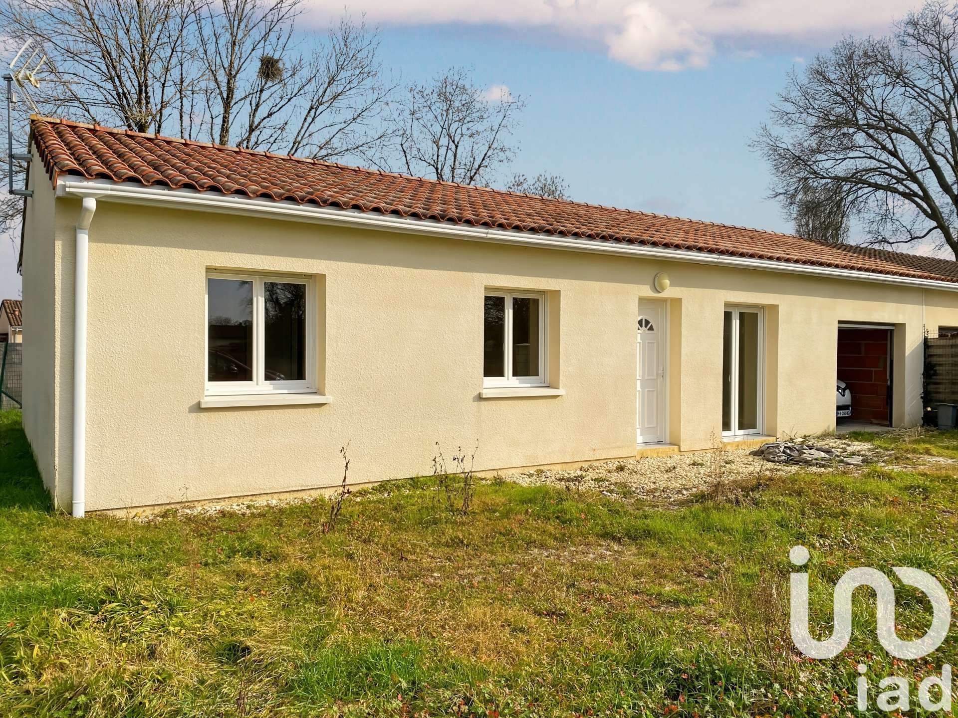 Vente Maison Piscine à Saint-Seurin-sur-l'Isle (33660) : à vendre
