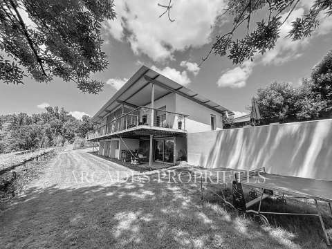 Vente maison 8 pièces Saint-Sulpice-et-Cameyrac 33