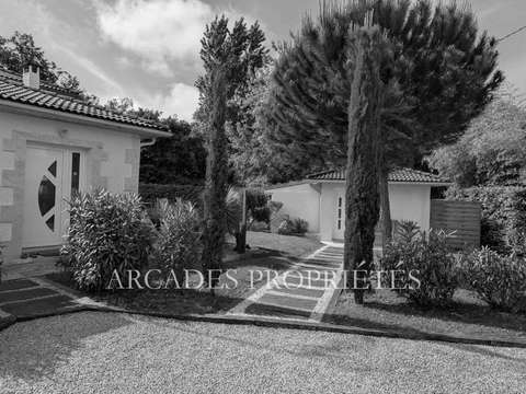 Vente maison 11 pièces Saint-Sulpice-et-Cameyrac 33