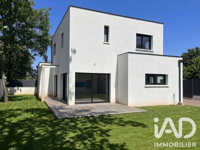 Maison 6 pièces 132 m² · à Verrières-en-Anjou · 132 m² · 399 000 €