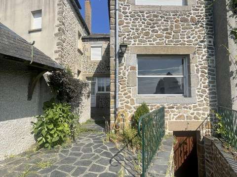 Vente maison 9 pièces Saint-Thomas-de-Courceriers 53