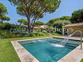 Maison 13 pièces 412 m² · à Saint-Tropez · 412 m² · 25 000 000 €