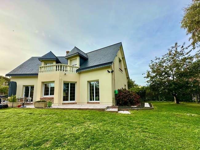 Maison 5 pièces 146 m² · à Saint-Valery-en-Caux · 146 m² · 470 000 €