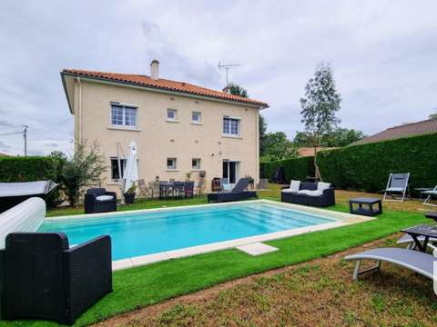 Vente maison 6 pièces Saint-Yrieix-sur-Charente 16