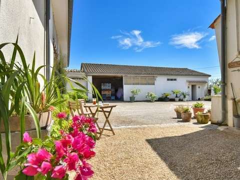 Vente maison 7 pièces Saint-Yrieix-sur-Charente 16