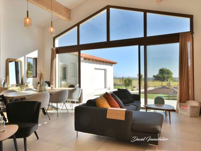 Maison 6 pièces 160 m² · à Sainte-Colombe-de-la-Commanderie · 160 m² · 698 500 €