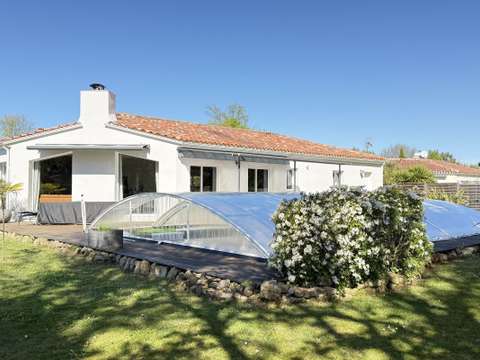 Vente maison 10 pièces Sainte-Foy 85