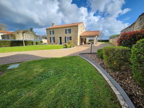 Vente maison 8 pièces Sainte-Gemme-la-Plaine 85