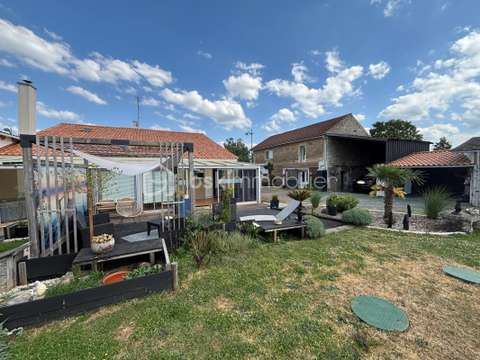 Vente maison 7 pièces Sainte-Gemme-la-Plaine 85