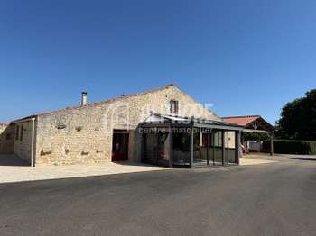 Vente maison 8 pièces Sainte-Gemme-la-Plaine 85