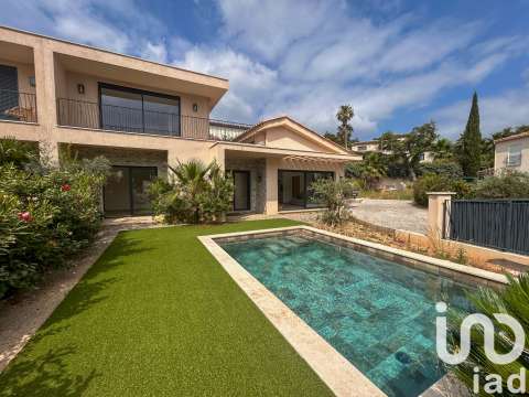 Vente maison 5 pièces Sainte-Maxime 83