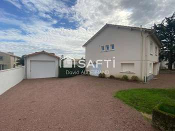Vente maison 5 pièces Sainte-Ouenne 79