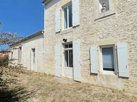 Vente maison 12 pièces Sainte-Radégonde-des-Noyers 85