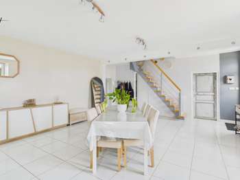 Maison 6 pièces 122 m² · à Sainte-Sabine-sur-Longève · 122 m² · 236 990 €