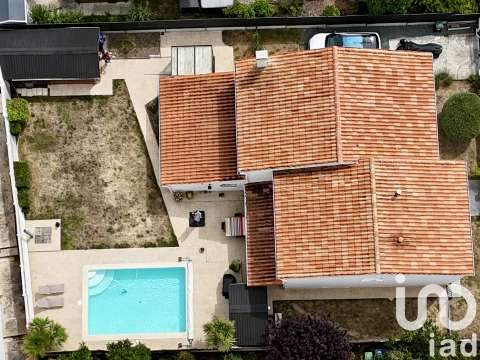 Vente maison 8 pièces Saintes 17