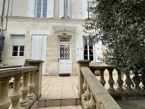 Vente maison 7 pièces Saintes 17