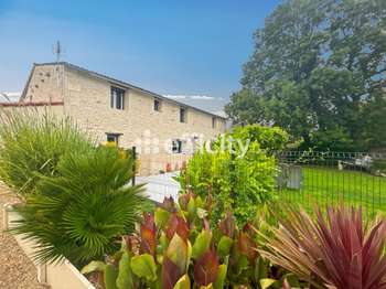 Vente maison 6 pièces Saintes 17