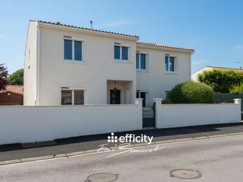 Vente maison 8 pièces Saintes 17