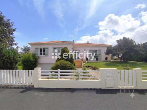 Vente maison 8 pièces Saintes 17
