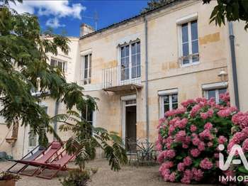 Vente maison 8 pièces Saintes 17