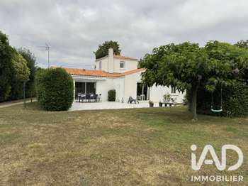 Vente maison 5 pièces Salles-sur-Mer 17