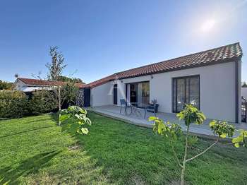 Vente maison 5 pièces Salles-sur-Mer 17