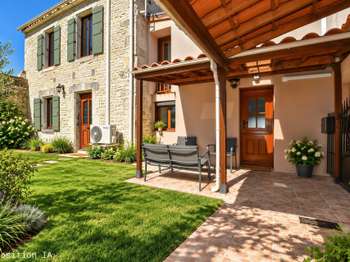 Vente maison 9 pièces Salles-sur-Mer 17