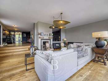 Vente maison 8 pièces Sauverny 01