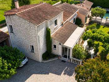 Maison 7 pièces 158 m² · à Sauveterre · 158 m² · 490 000 €