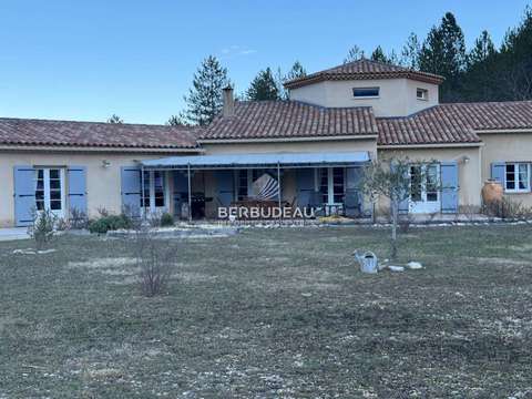 Vente maison 8 pièces Savoillan 84