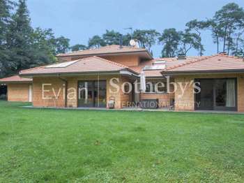 Maison 8 pièces 354 m² · à Sciez · 354 m² · 1 990 000 €