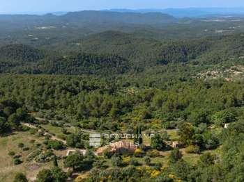 Vente maison 17 pièces Seillans 83