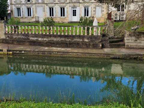 Vente maison 10 pièces Semoussac 17