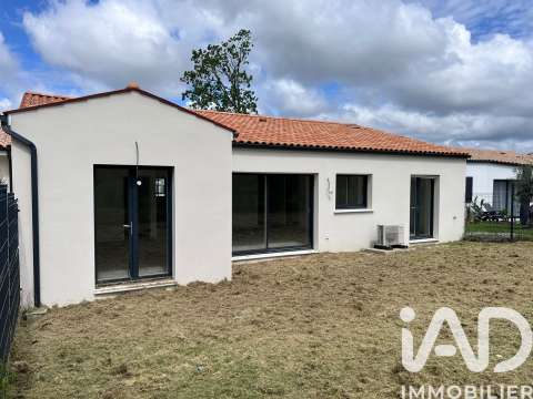 Vente maison 5 pièces Semussac 17