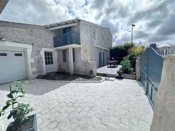Vente maison 8 pièces Semussac 17