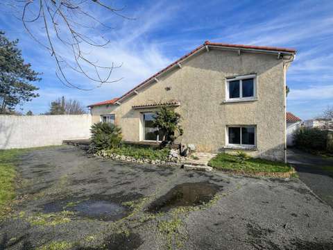 Vente maison 5 pièces Semussac 17