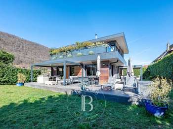Maison 10 pièces 230 m² · à Sévrier · 230 m² · 1 590 000 €