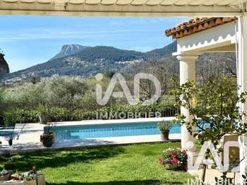Vente maison 8 pièces Solliès-Pont 83
