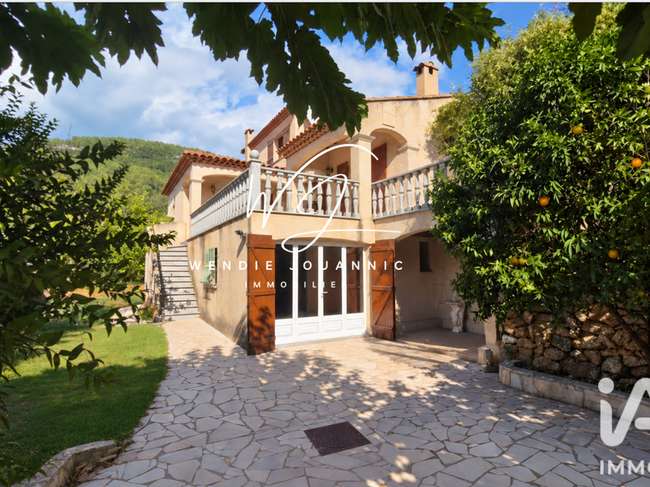 Maison 6 pièces 171 m² · à Solliès-Toucas · 171 m² · 635 000 €