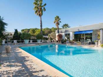 Maison 7 pièces 324 m² · à Sommières · 324 m² · 850 000 €