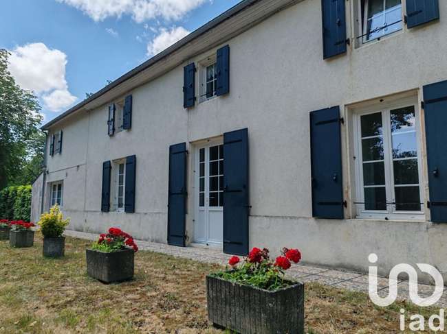 Maison 6 pièces 155 m² · à Surgères · 155 m² · 239 000 €