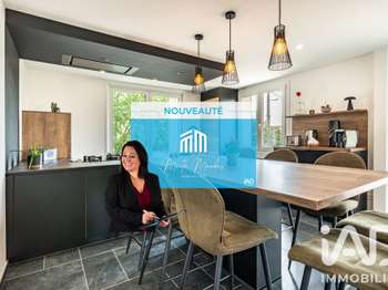 Maison 11 pièces 306 m² · à Sury-le-Comtal · 306 m² · 389 000 €