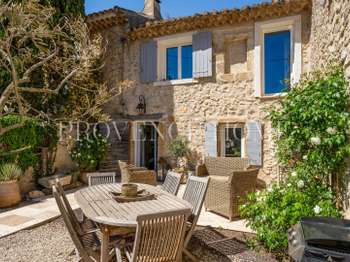Maison 6 pièces 123 m² · à Taillades · 123 m² · 690 000 €