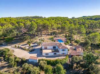 Maison 9 pièces 340 m² · à Taradeau · 340 m² · 1 590 000 €