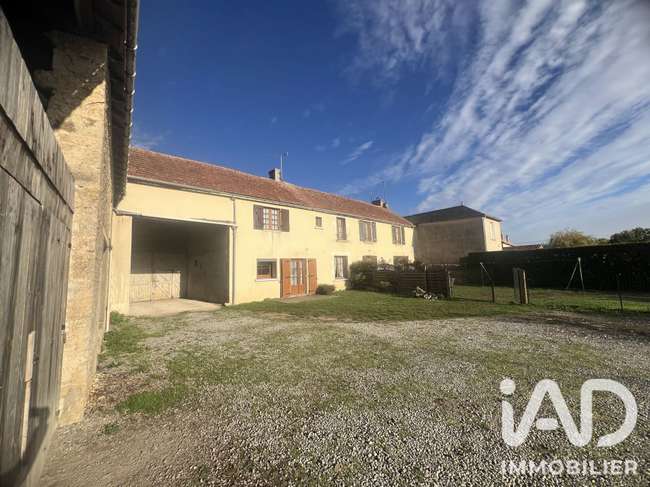 Maison 8 pièces 190 m² · à Thénezay · 190 m² · 164 000 €