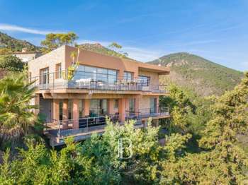 Maison 6 pièces 183 m² · à Théoule-sur-Mer · 183 m² · 1 690 000 €