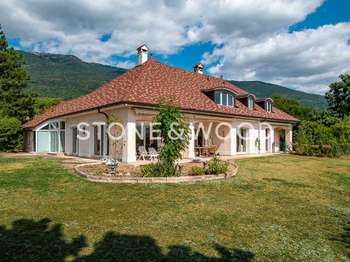 Vente maison 9 pièces Thoiry 01