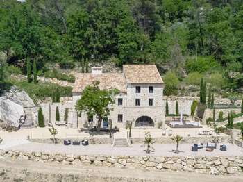 Vente maison 6 pièces Tourrettes 83