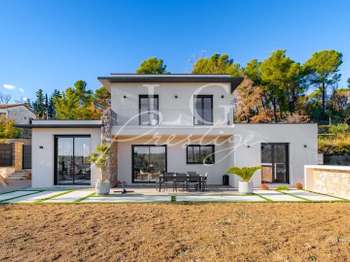 Vente maison 4 pièces Tourrettes 83