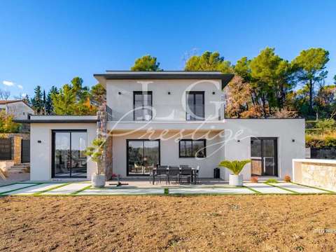 Vente maison 4 pièces Tourrettes 83